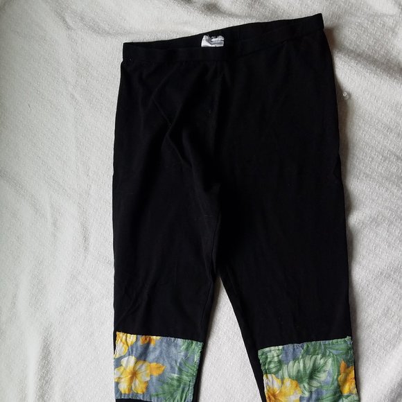 Black leggings with applique knee patches - Picture 4 of 4